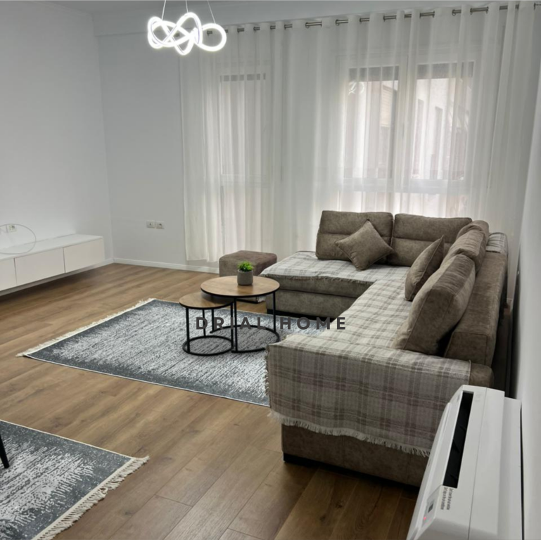 Apartament me qera 2+1