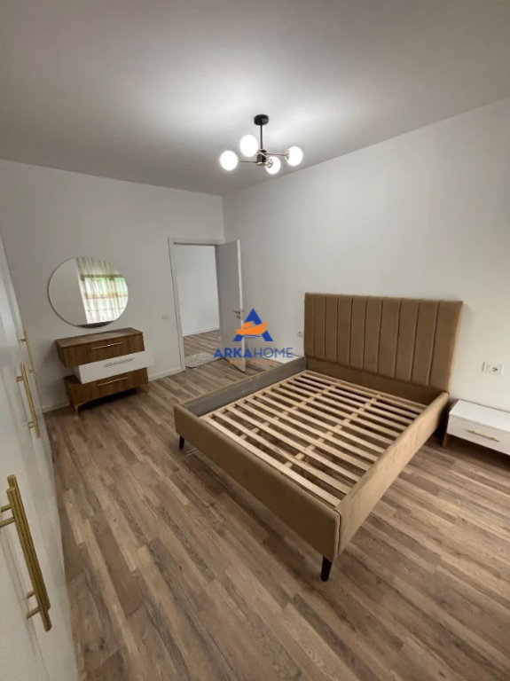 JEPET APARTMENT ME QERA 1+1+BALLKON "RRUGA 5 MAJ" 60.000 LEKE+PARKIMI