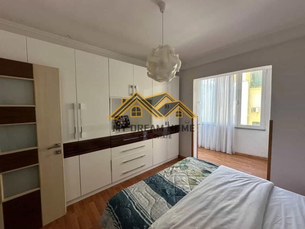 Appartamento in vendita a Shkëmbi i Kavajës con vista mare, prima linea!
