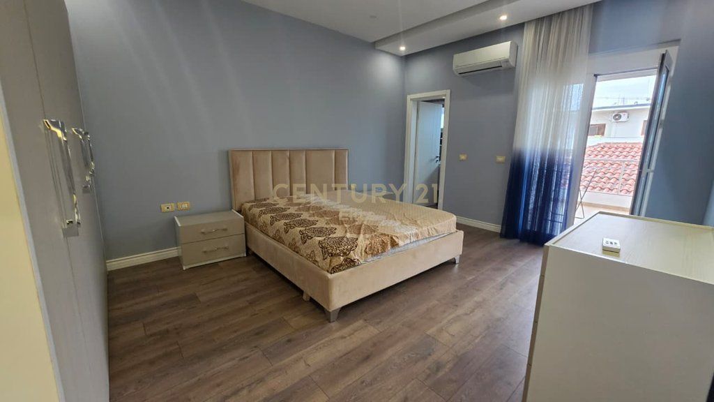 APPARTAMENTO IN AFFITTO 3+1+2, 200 M VICINO ALL'UET, TIRANA 70.000 Lekë