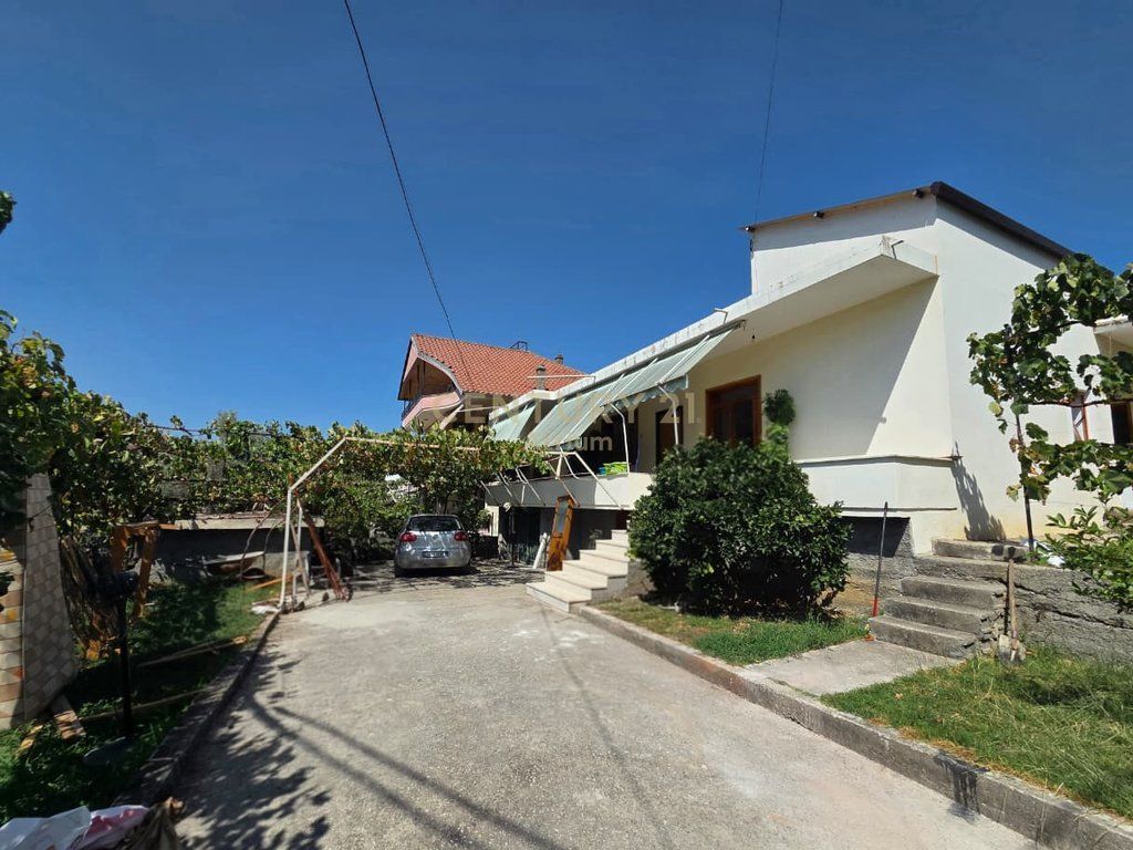 PRIVATE HOUSE FOR RENT 2+1+PARKING SPACE AT KAFJA RREMES
