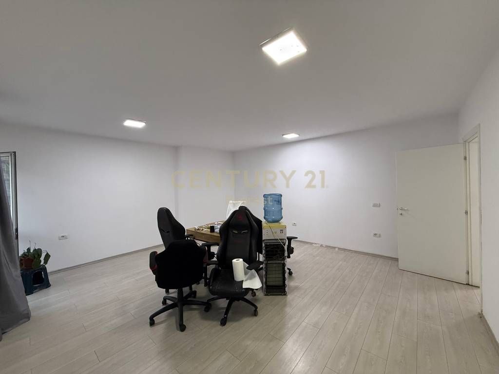 PIAZZA WILLSON, UFFICIO IN AFFITTO
