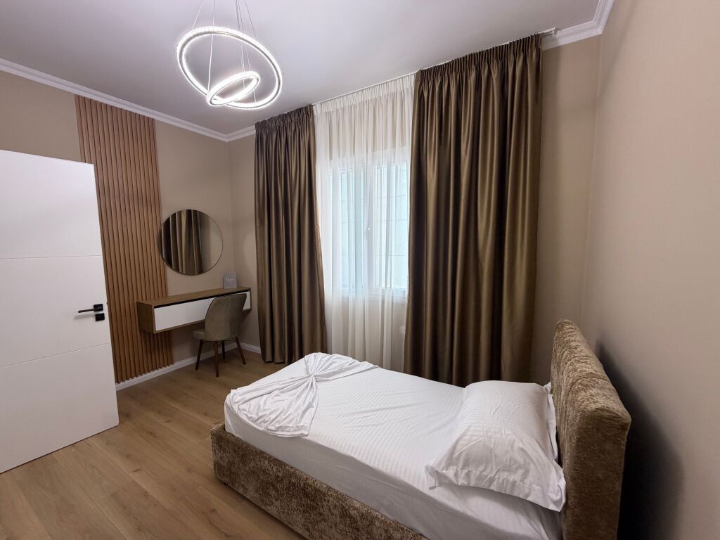 Apartament 2+1+2+Parkim Kopshti Botanik