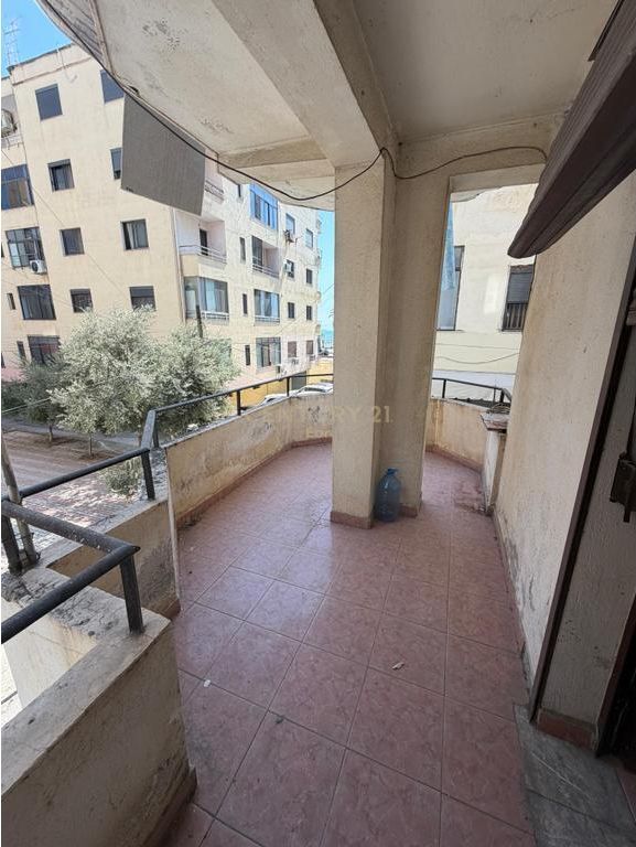 2+1 Apartment for Sale, Durrës Beach – Station 1, only 40 meters from the sea!