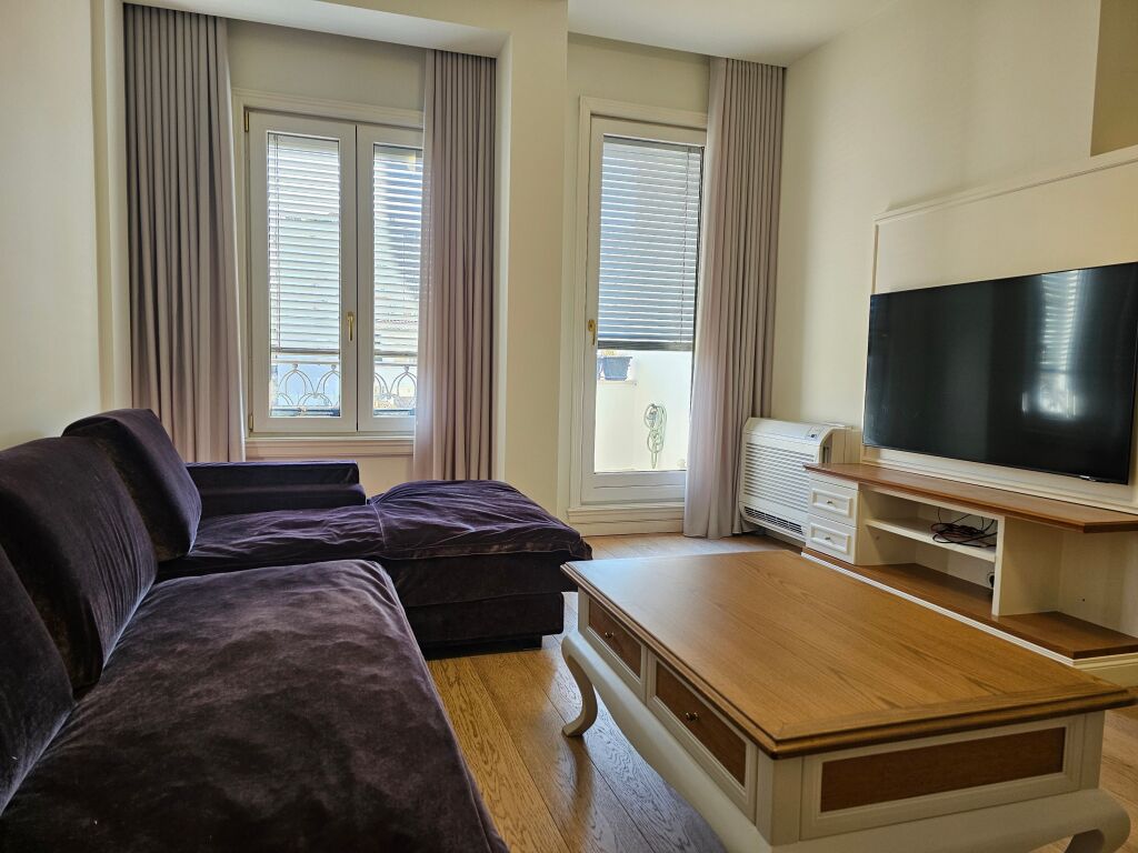 2+1+2 for rent at Willson Square