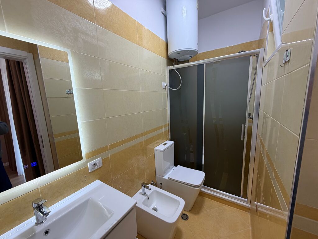 Apartament 2+1+2+Parkim Kopshti Botanik