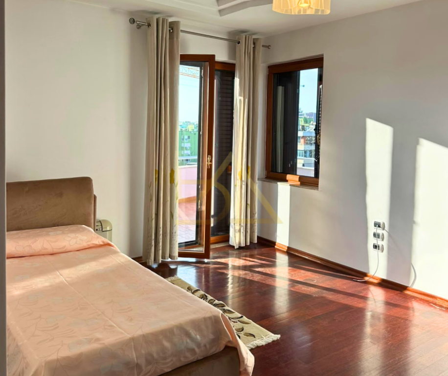 JEPET ME QIRA APARTAMENT LUKSOZ 4+1 + 3 – BLLOK, TIRANË