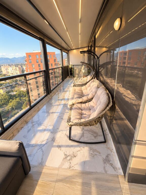 # IN AFFITTO: 1+1 + Garage 📍Fusha e Aviacionit (Turdiu Residence) – 70.000 Lekë/Mese || 11° Piano – Vista Libera ✨️ || Edificio del 2024 – 110 m² || Arredamento Moderno