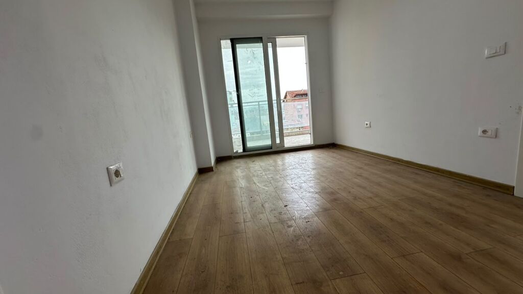 APARTAMENT 1+1 ME QIRA – FARMACIA 10, TIRANË