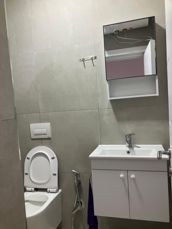 Sheshi Skenderbej, jepet me qera garsoniele moderne,