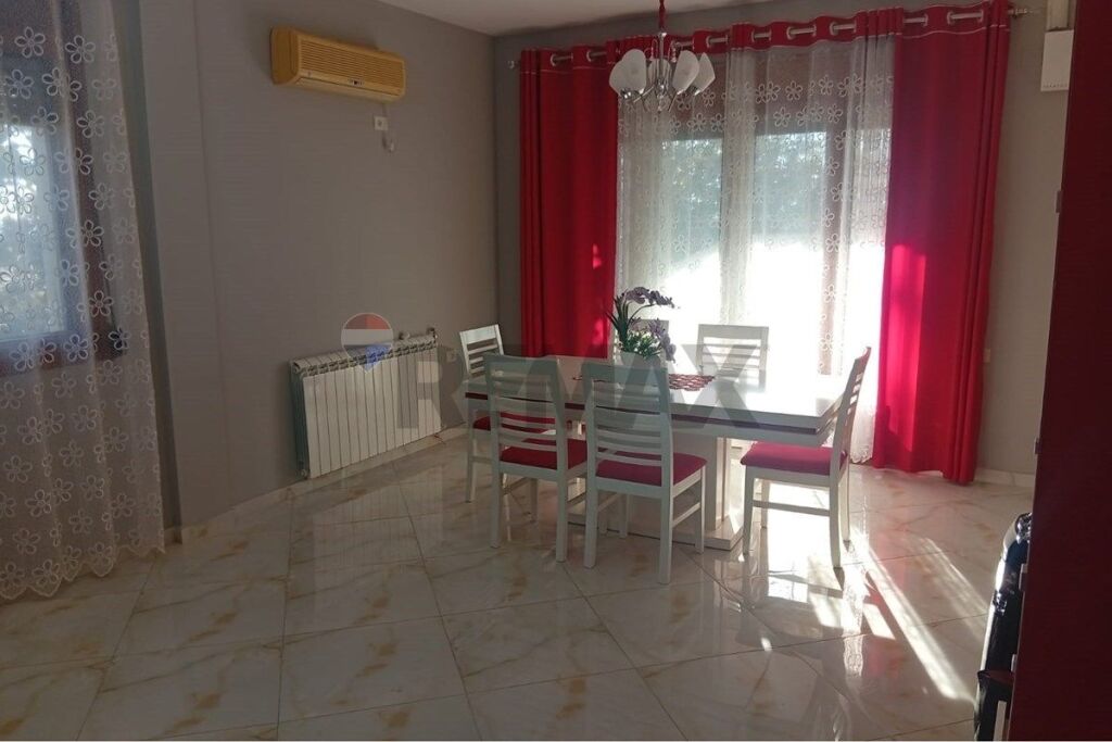 Villa privata in vendita a Gjiri i Lalëzit.
