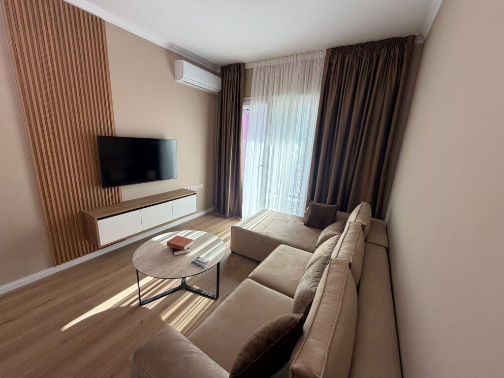Appartamento 2+1+2 in Affitto presso il Giardino Botanico | Appena Arredato + Parcheggio Incluso 1.200 € /Mese Superficie Totale  110m2