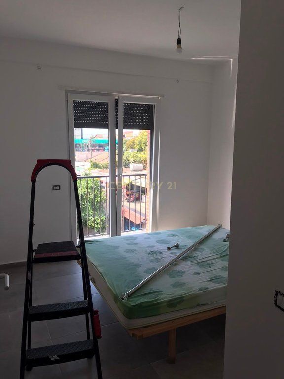 Appartamento 2+1 in Affitto a Kamez Centro, Tirana