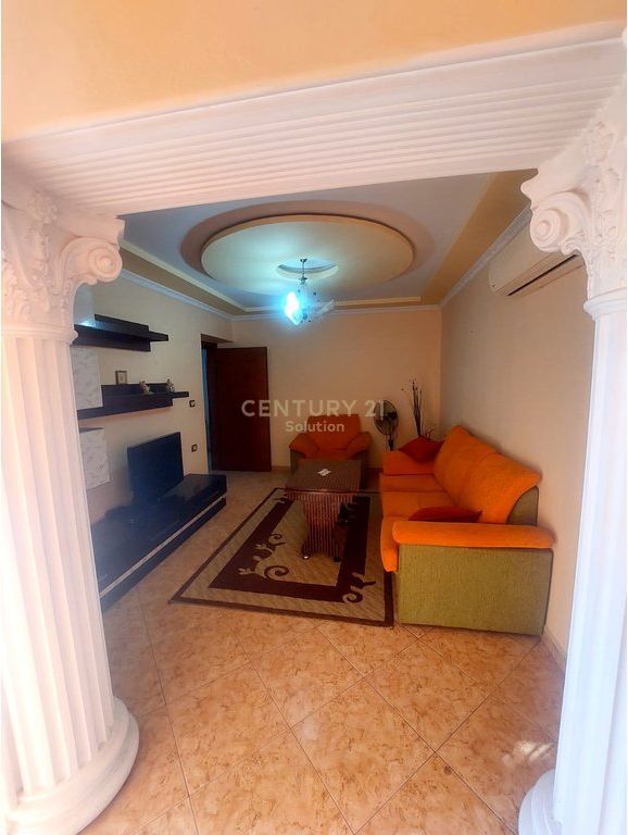 Apartament 3+1 Me Qira në Kamez Qender, Tiranë