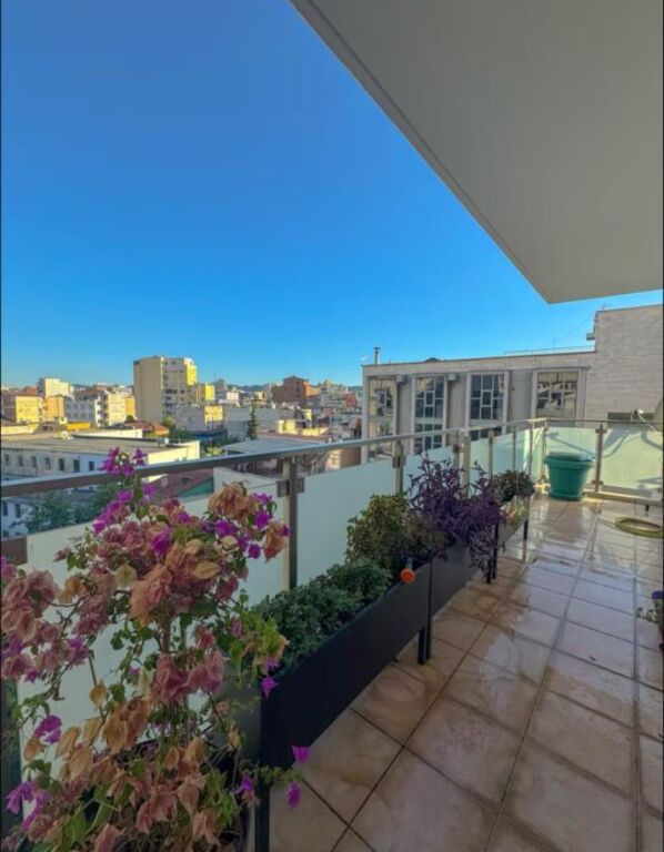 Jepet Me Qera Apartament 2+1+1 Ballkon