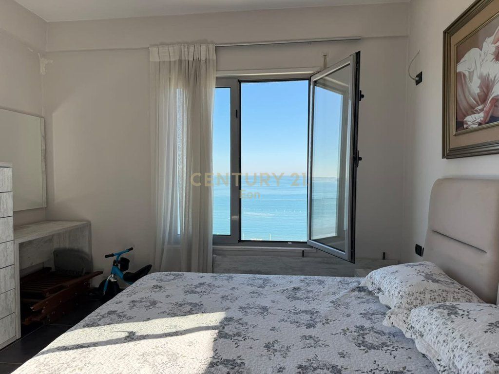 Apartament 2+1 per shitje me pamje nga deti te Shkembi i Kavajes