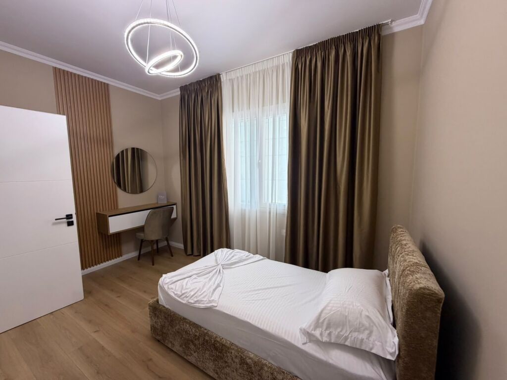 Appartamento 2+1+2 in Affitto presso il Giardino Botanico | Appena Arredato + Parcheggio Incluso 1.200 € /Mese Superficie Totale  110m2