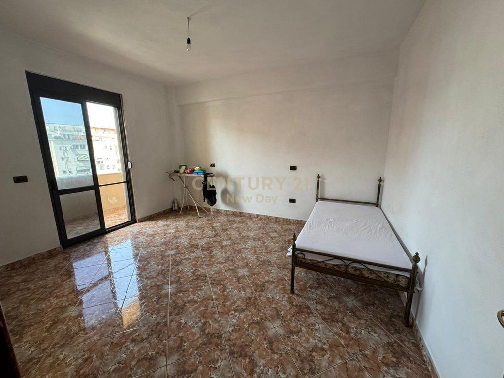 Apartament 3+1+2Tualete + 3 Ballkone Për Shitje në Stadiumi, Durrës - 137,000€ | 124 m²