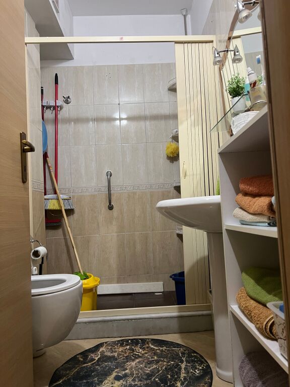  JEPET ME QIRA APARTAMENT 1+1 