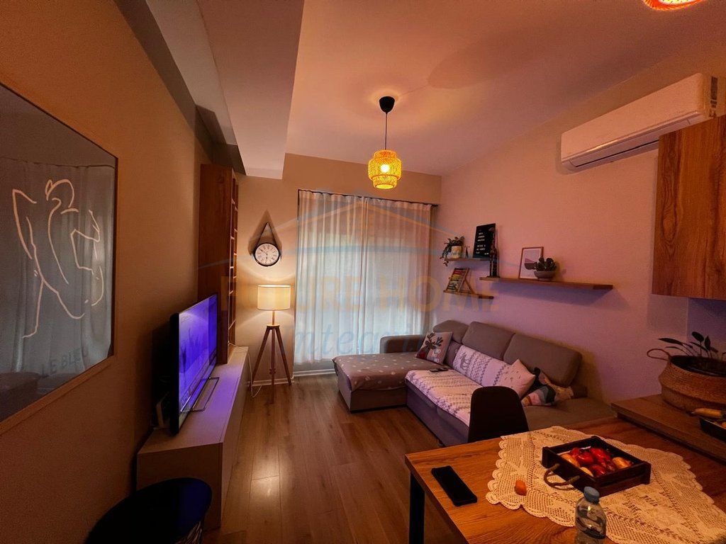 In vendita, appartamento 1+1, Complesso Kaimi, Tirana. 101.000 €.