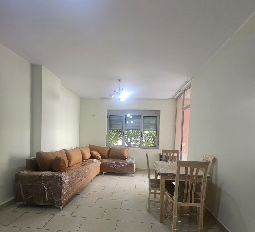2+1 apartment for rent (450Lek/month) - Fresku Restaurant