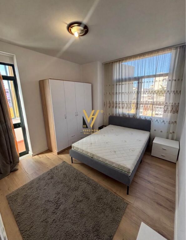 JEPET APARTAMENT 3+1+2+3BLK ME QERA TE RRUGA E KAVAJES 110.000 LEKE