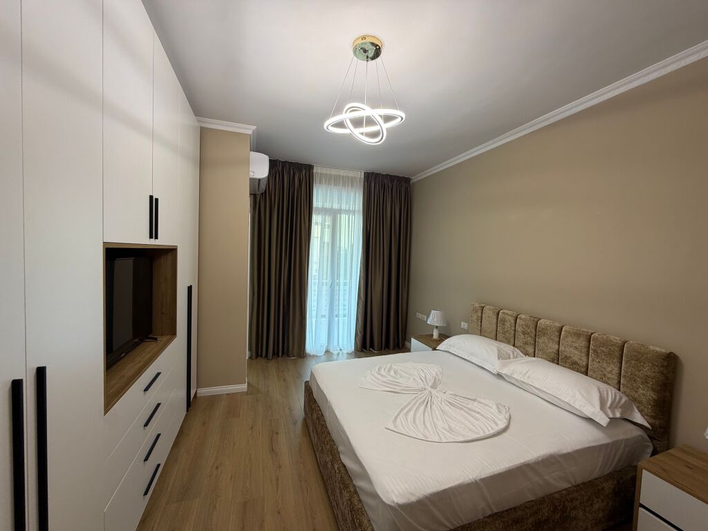 Apartament 2+1+2+Parkim Kopshti Botanik