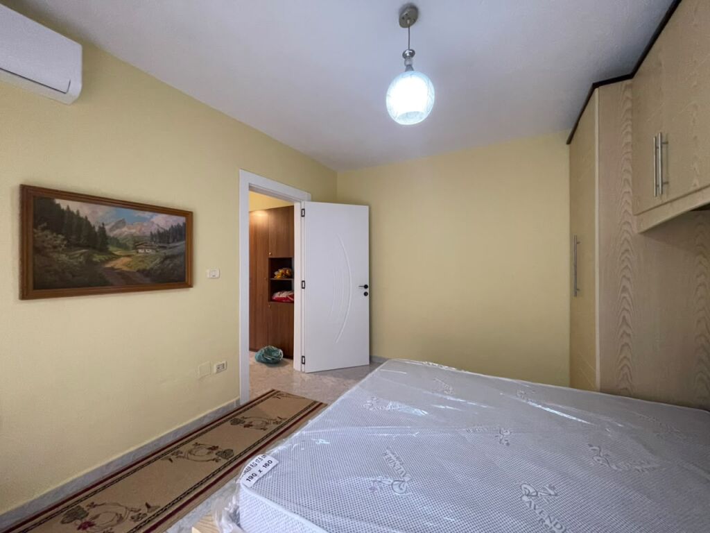 Appartamento 2+1 in affitto presso il Palazzo con la Freccia.