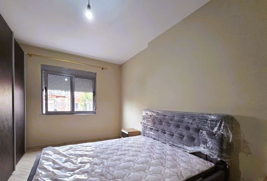 JEPET APARTAMENT 1+1 ME QERA NE MISTO MAME!