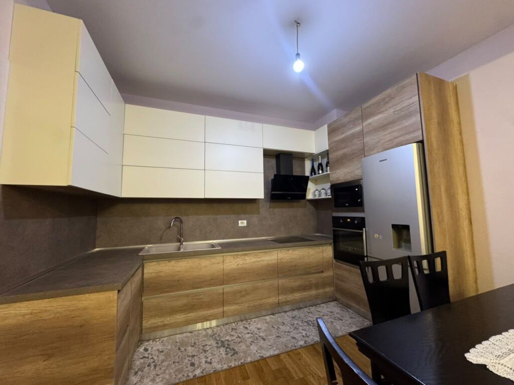 Shitet, Apartament 2+1, Kompleksi Golden Park, Tirane . Empire75523