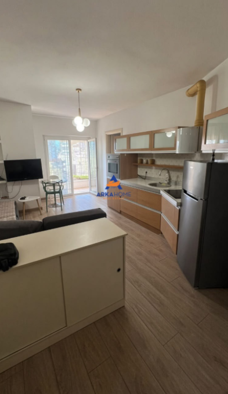 APPARTAMENTO 1+1 IN AFFITTO CON BALCONE "KOMUNA E PARISIT" 60.000 LEKE