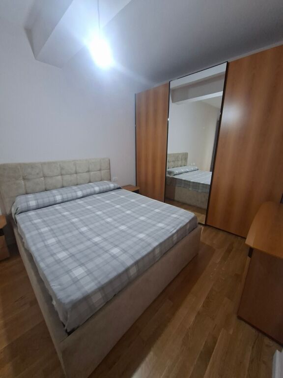 Shitet Apartament 2+1  te Golden Park te AMERIKAN 3