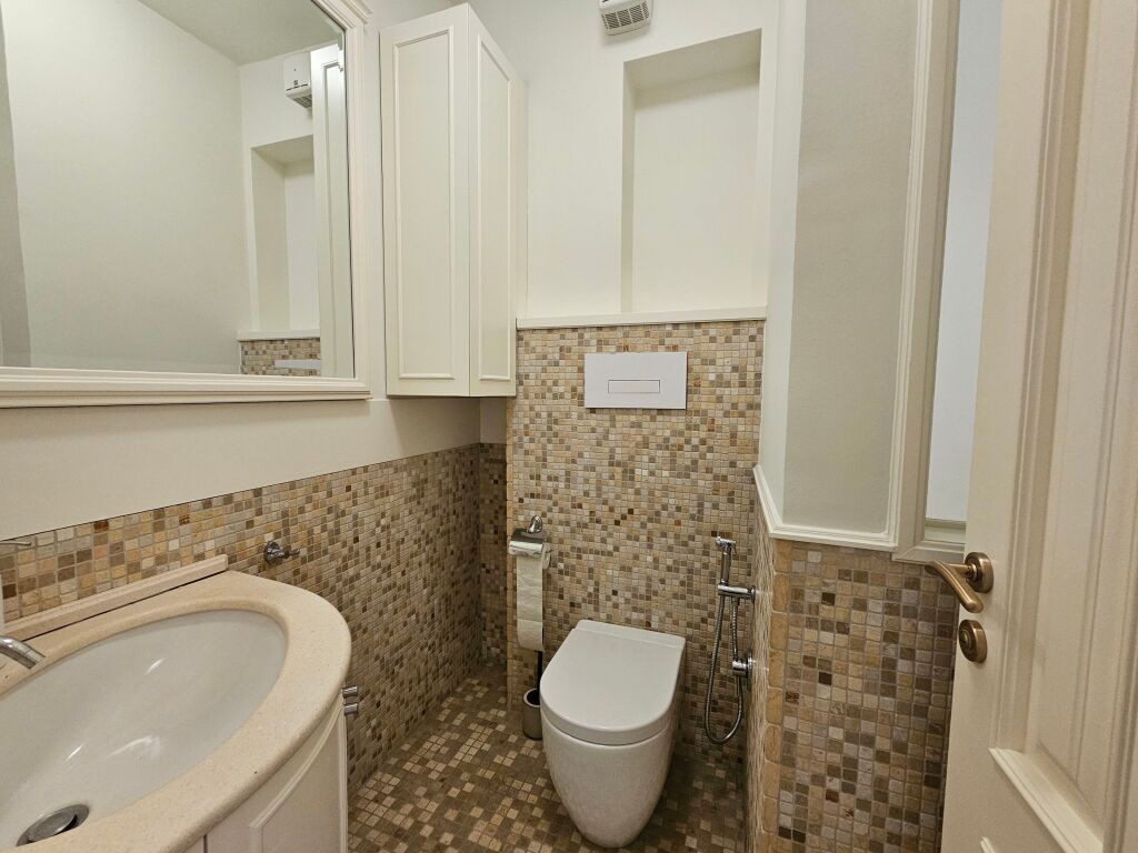 2+1+2 for rent at Willson Square