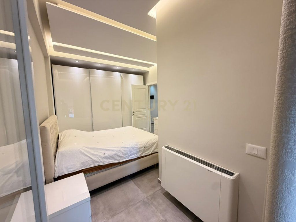 Shitet apartament 2+1 te Golden Park 3, përballë Spitalit Amerikan!