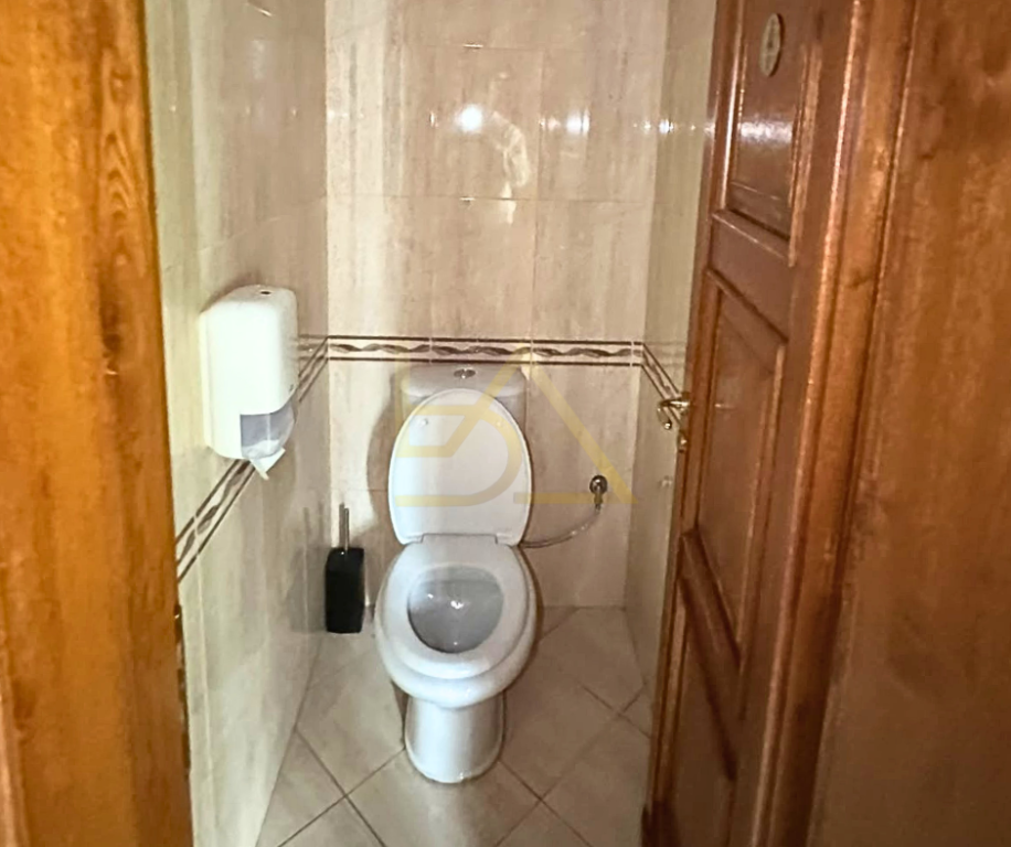 SHITET AMBIENT KOMERCIAL 500 m² – BRRYL, TIRANË