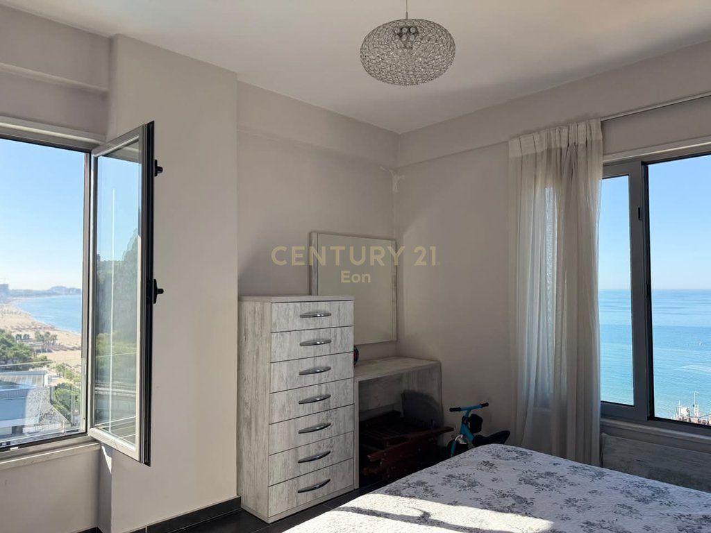Apartament 2+1 per shitje me pamje nga deti te Shkembi i Kavajes