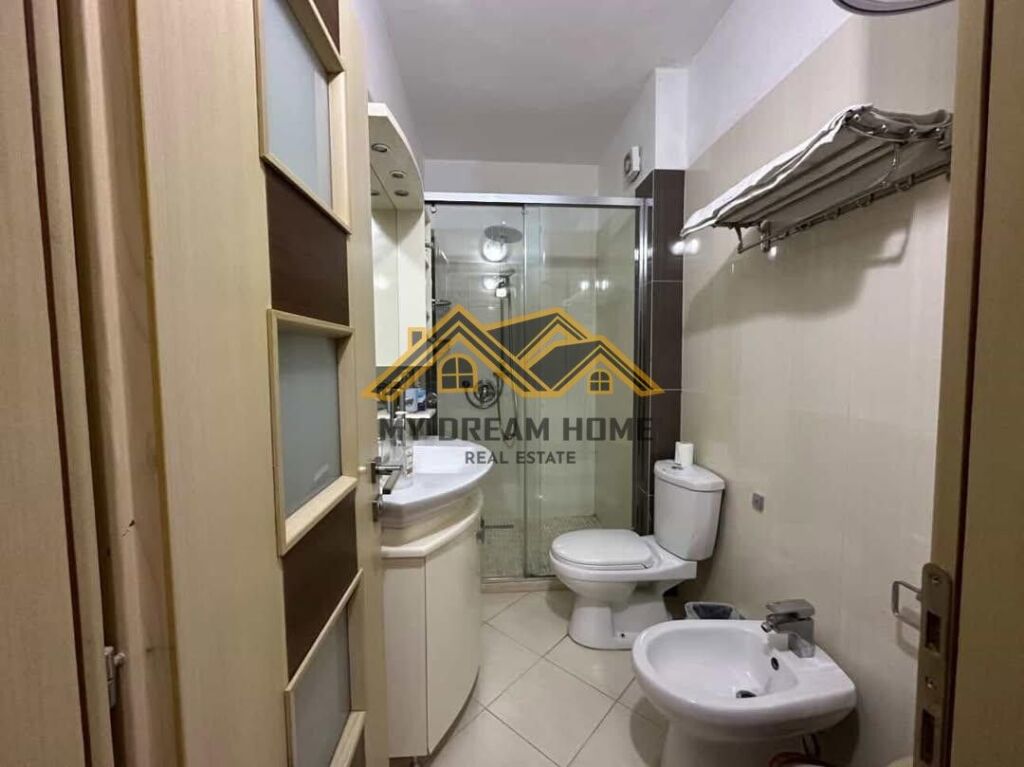 Appartamento in vendita a Shkëmbi i Kavajës con vista mare, prima linea!