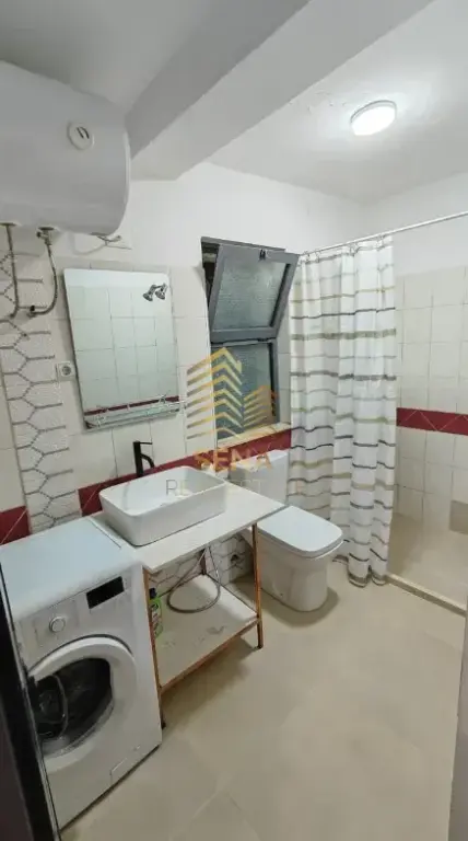 Qira,Hyrje Private,3+1+blk,Selite,45.000 Leke/muaj
