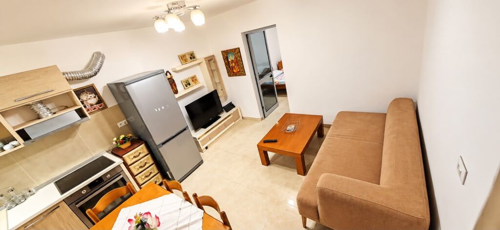 Jepet apartament me qera 3+1 ne Selite ID 5805