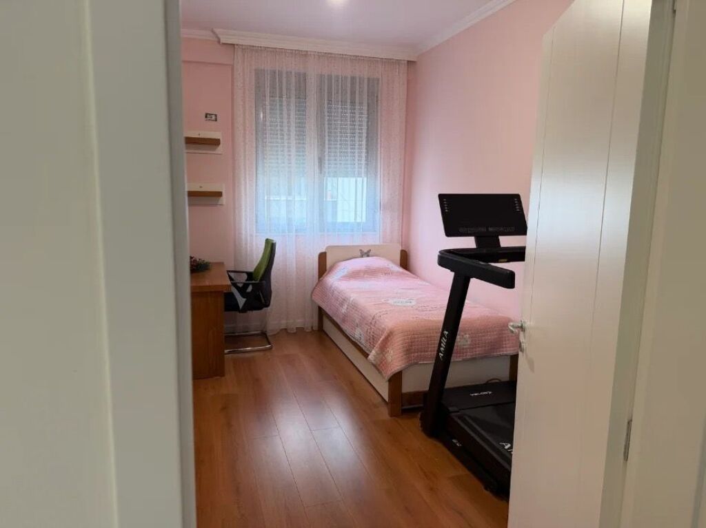 2+1 per Qera tek Radisson | 75,000 leke