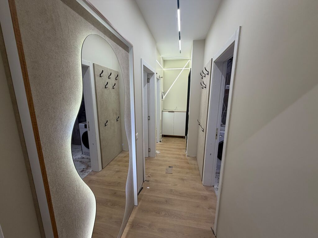 Shitet Apartament 2+1 Tek 5 maj