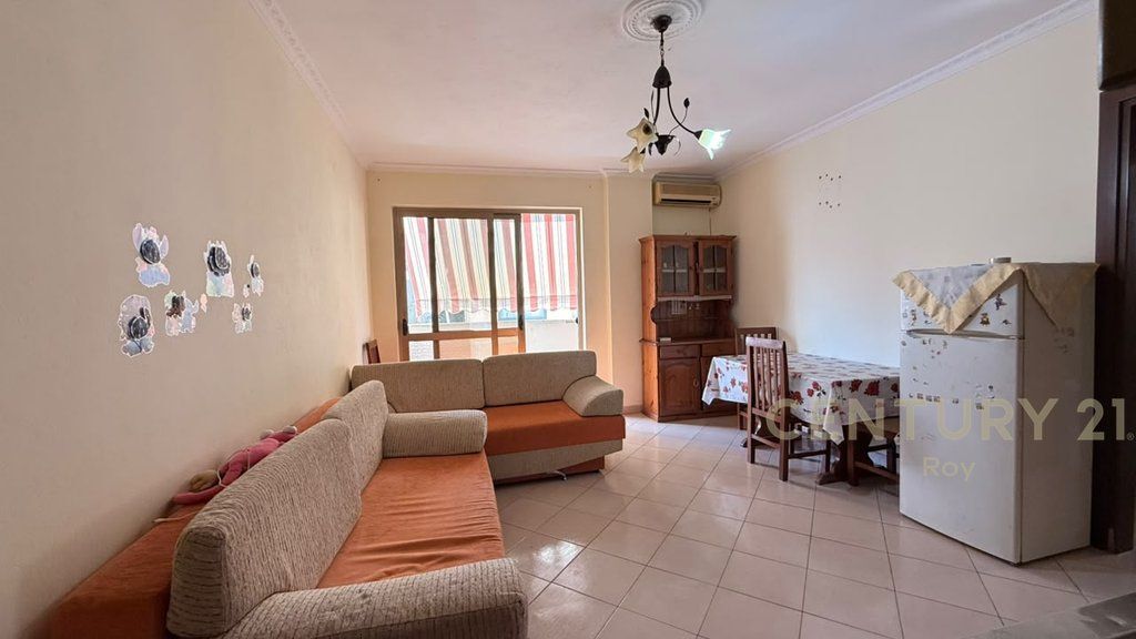 SHITET APARTAMENT 1+1 NE ZONE KOMPLEKSI,PRANE DETIT!