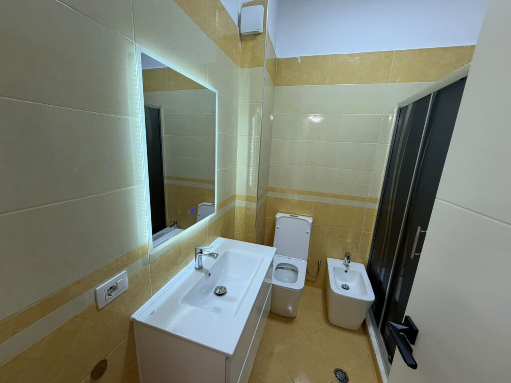 Appartamento 2+1+2 in Affitto presso il Giardino Botanico | Appena Arredato + Parcheggio Incluso 1.200 € /Mese Superficie Totale  110m2