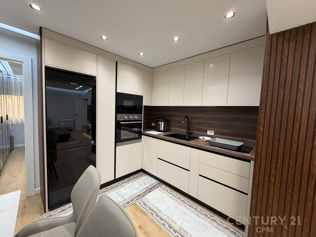 Apartament per qira 2+1+2 Prane Liceut Artistik