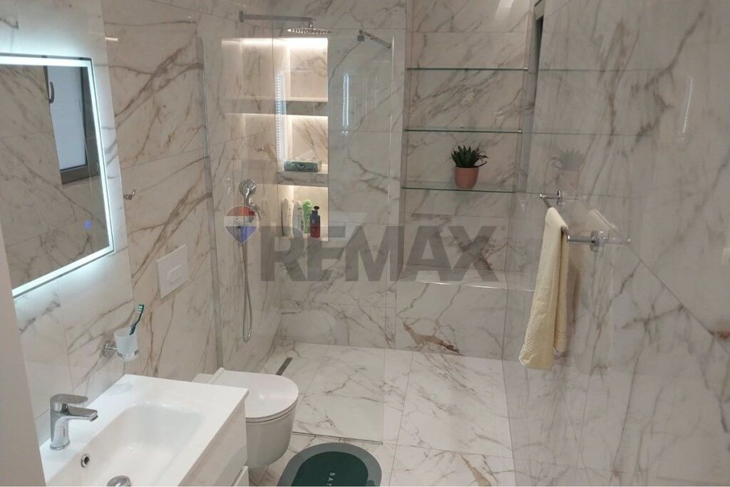 Apartament 1+1 per qera tek Shkolla e Kuqe!