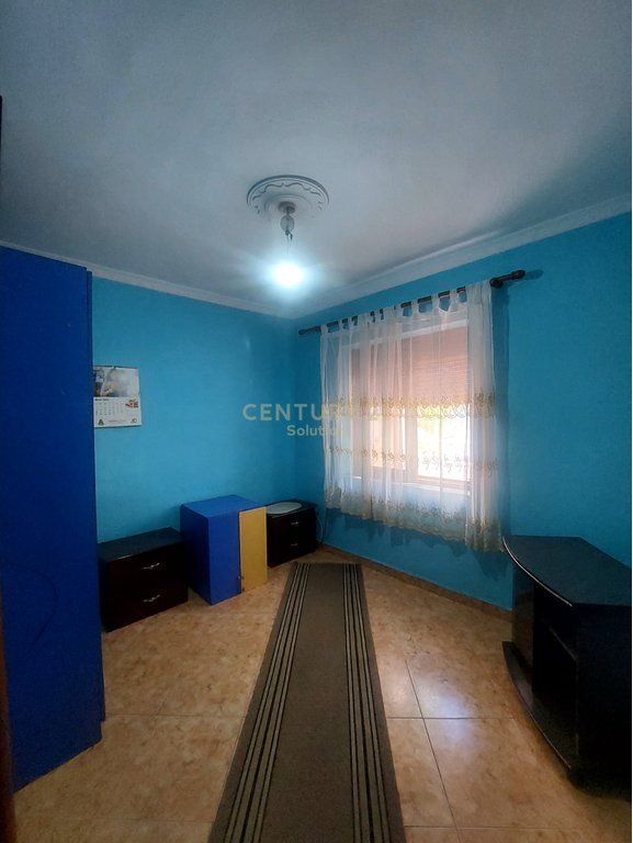 Apartament 3+1 Me Qira në Kamez Qender, Tiranë