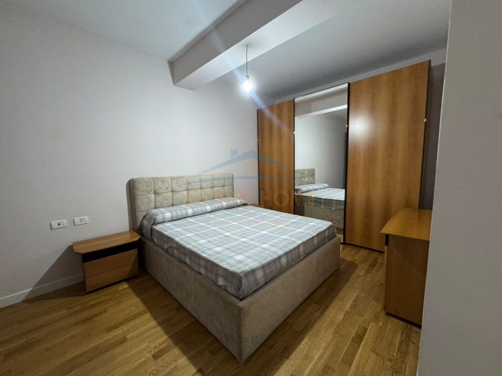SHITET APARTAMENT 2+1 – KOMPLEKSI GOLDEN PARK, TIRANË