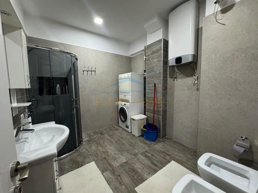 SHITET APARTAMENT 2+1 – KOMPLEKSI GOLDEN PARK, TIRANË