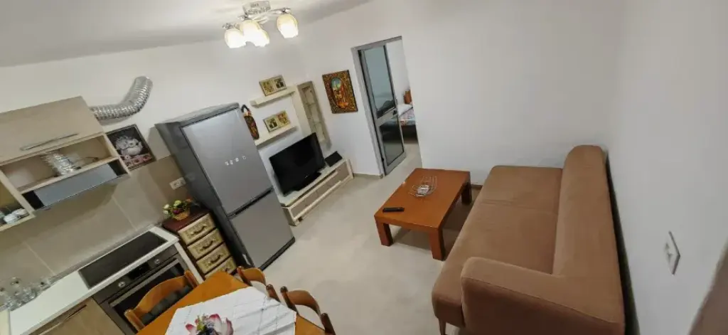 I rent out a house in Selitë