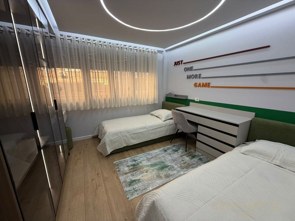 Apartament per qira 2+1+2 Prane Liceut Artistik